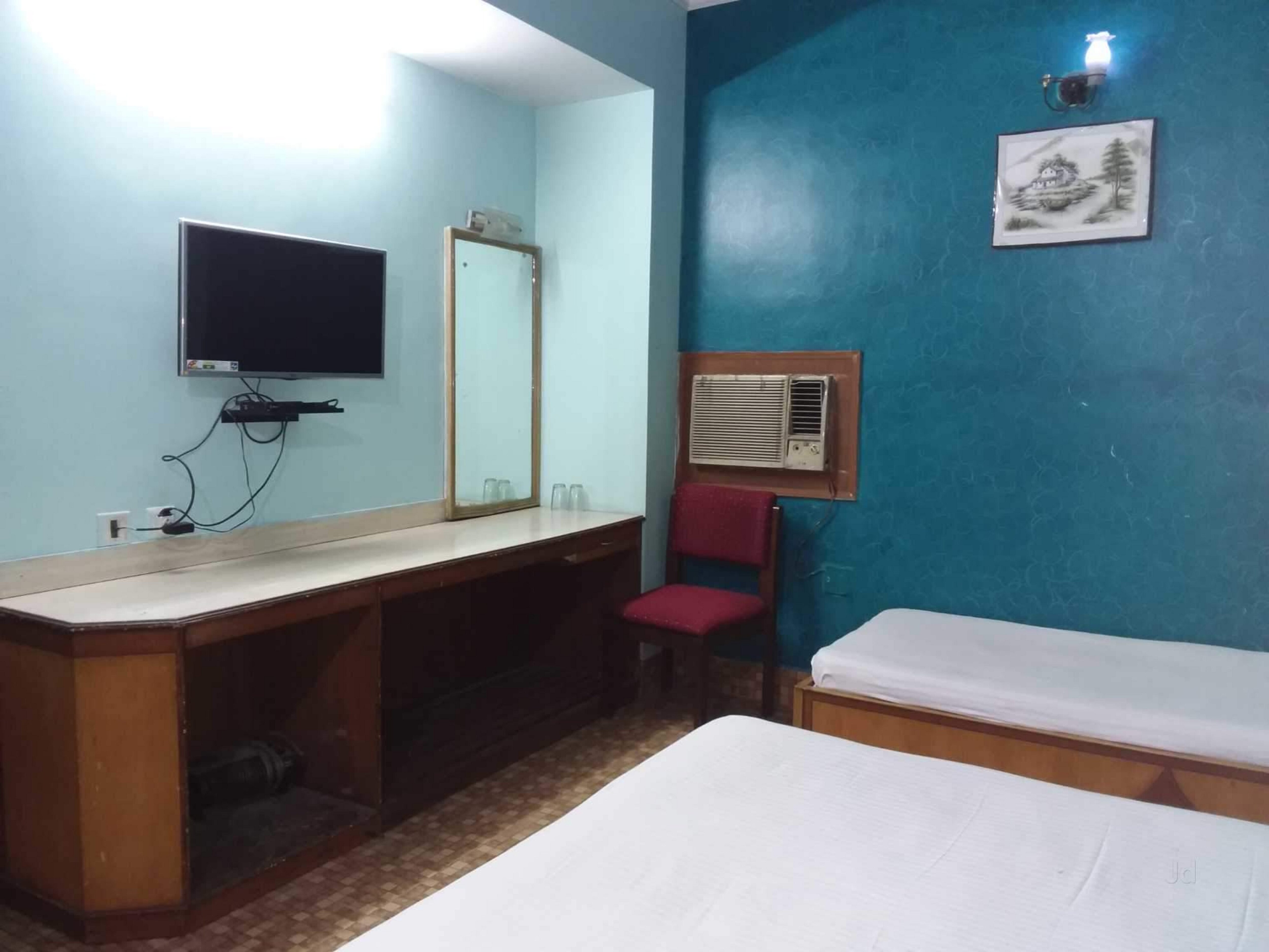 Hotel Sagar Inn - Tap to explore photos