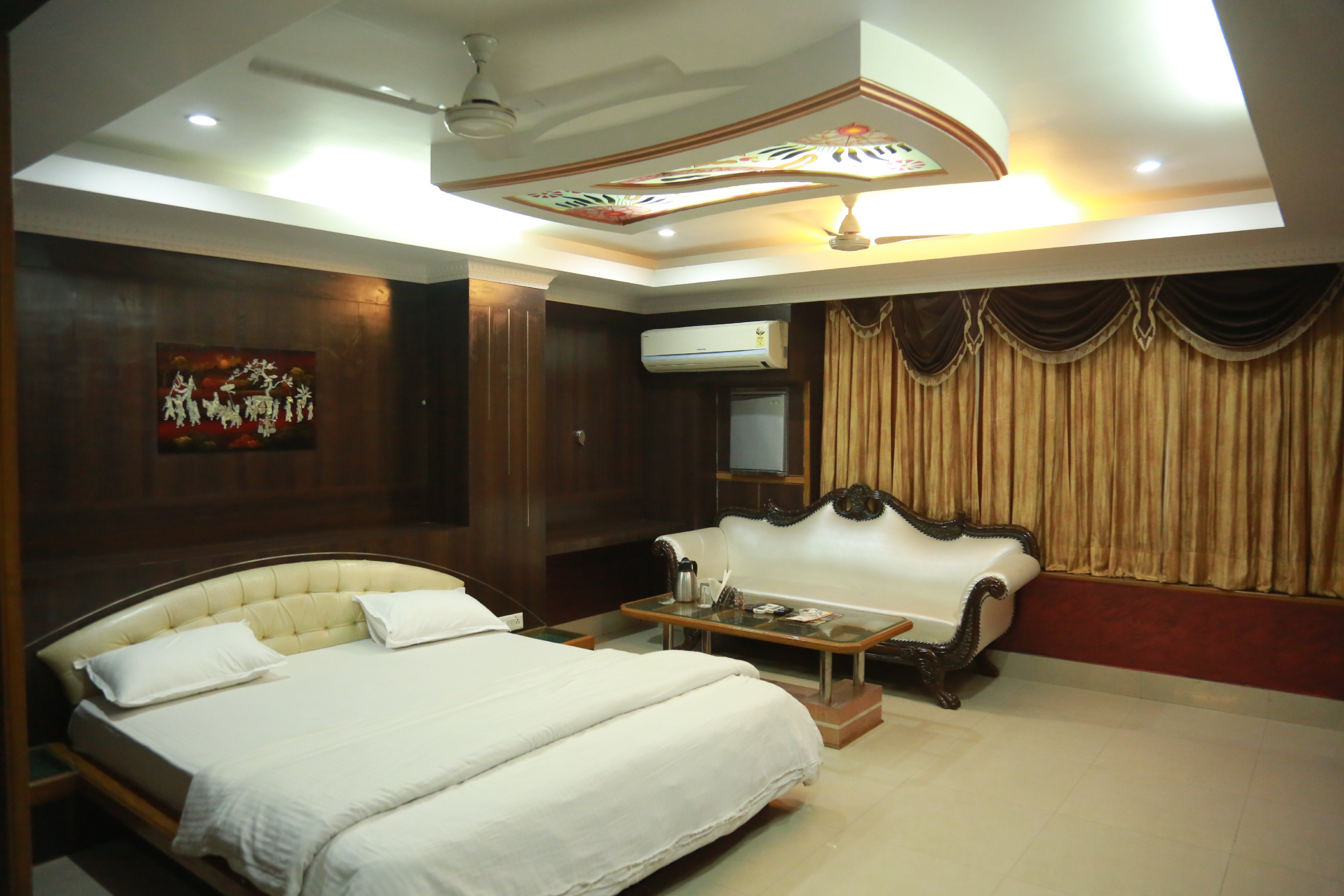 Hotel Raj Sheronz Room Type - Suite Room