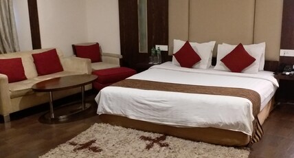 Hotel Holiday Home Room Type - Deluxe Room