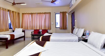 Hotel Rajam Room Type - AC Six bed room