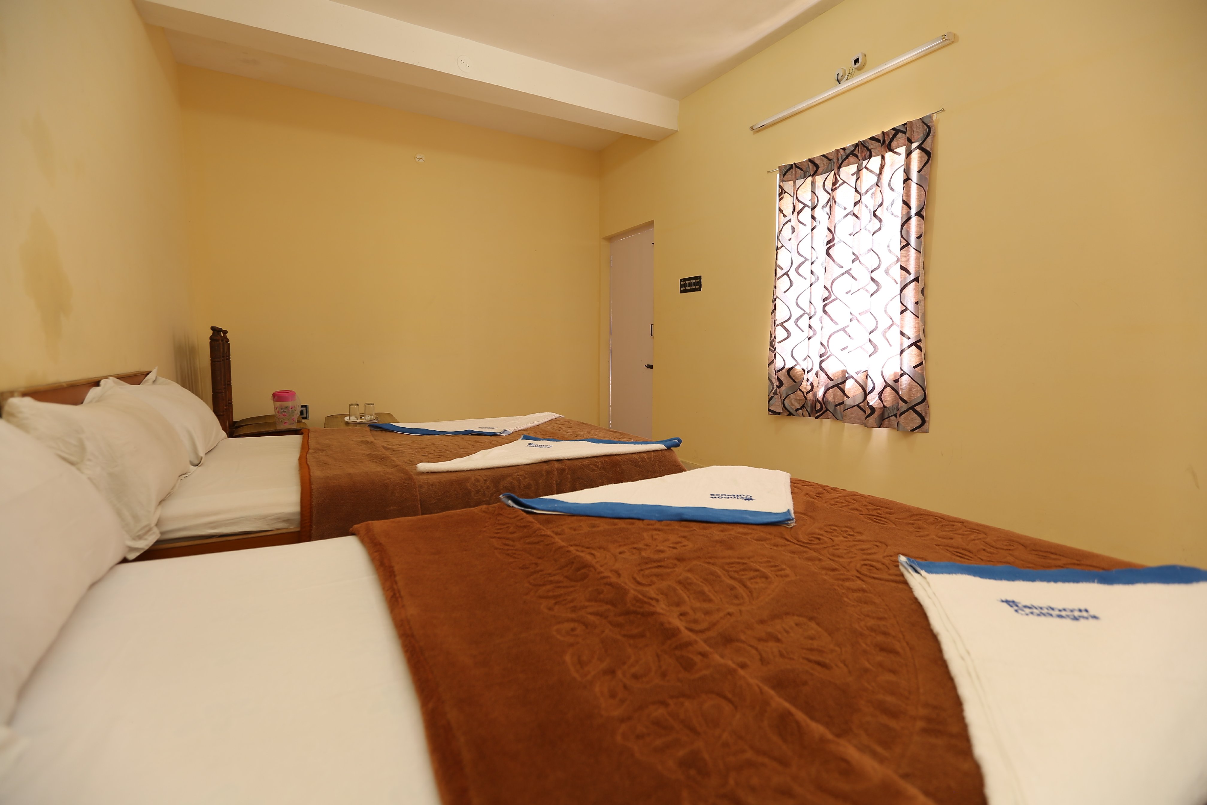 Rainbow Cottages-Budget Friendly Rooms & Restaurant - Tap to explore photos