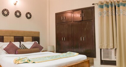 Hotel Harshikhar A Panoramic Lake view Property Room Type - Royal Cottage (Lake Facing with Balcony) Hotel Harshikhar A Panoramic Lake view Property Room Type - Royal Cottage (Lake Facing with Balcony)