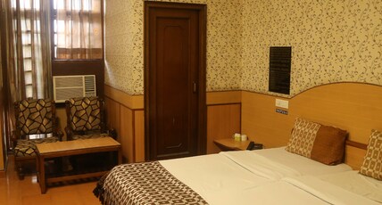 Hotel Godwin Room Type - Deluxe Room