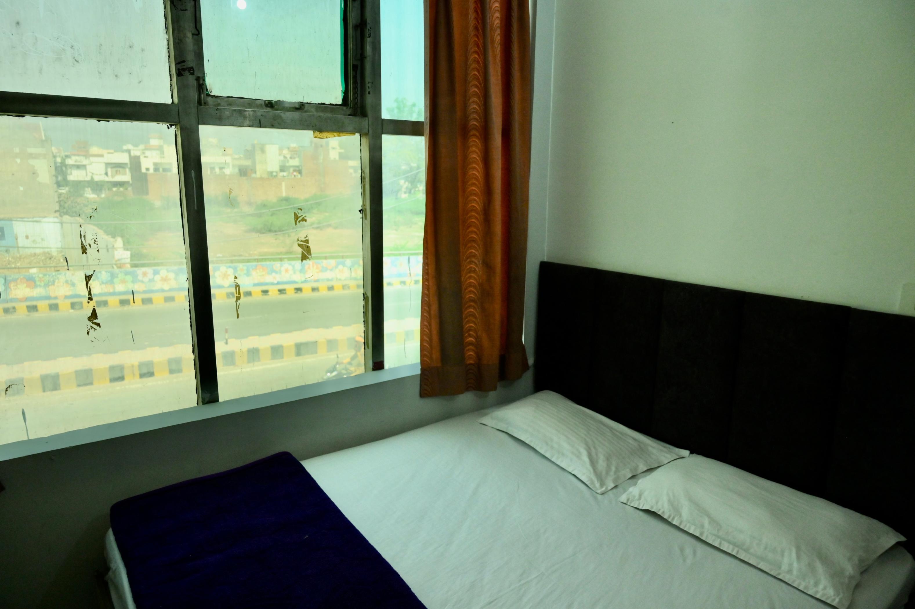 Hotel Gumber Room Type - Standard Room (Non A.C )