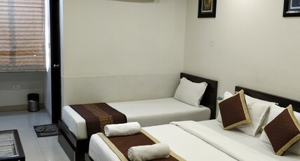 Hotel Jinendra Palace Room Type - Classic Triple Bed Room