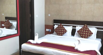 Hotel Jinendra Palace Room Type - Deluxe Double Room