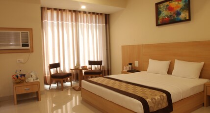 Wingston A TreeHouse Hotel, Goverdhan Room Type - Deluxe room with King Bed