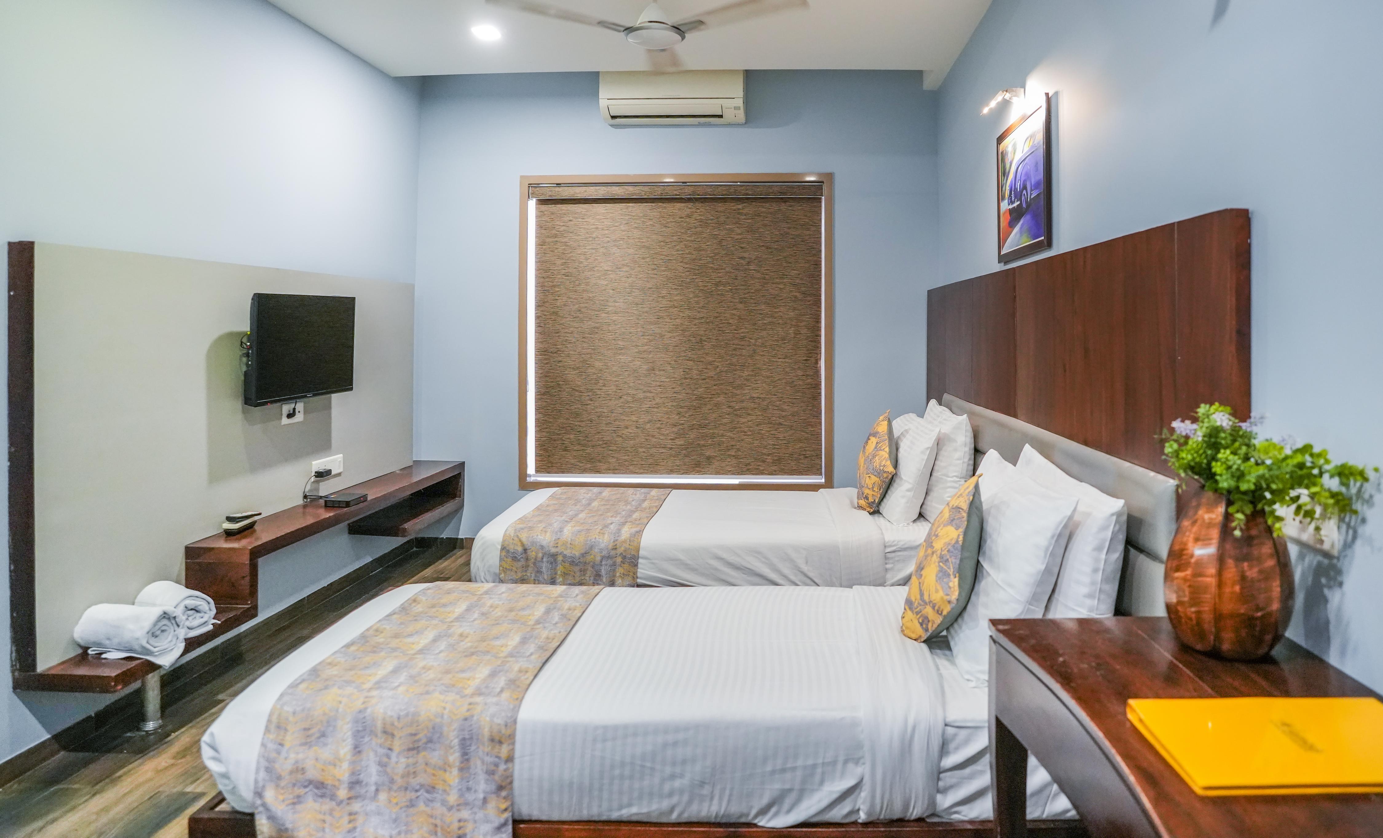 Hotel Grandeur Room Type - Executive AC Twin Room