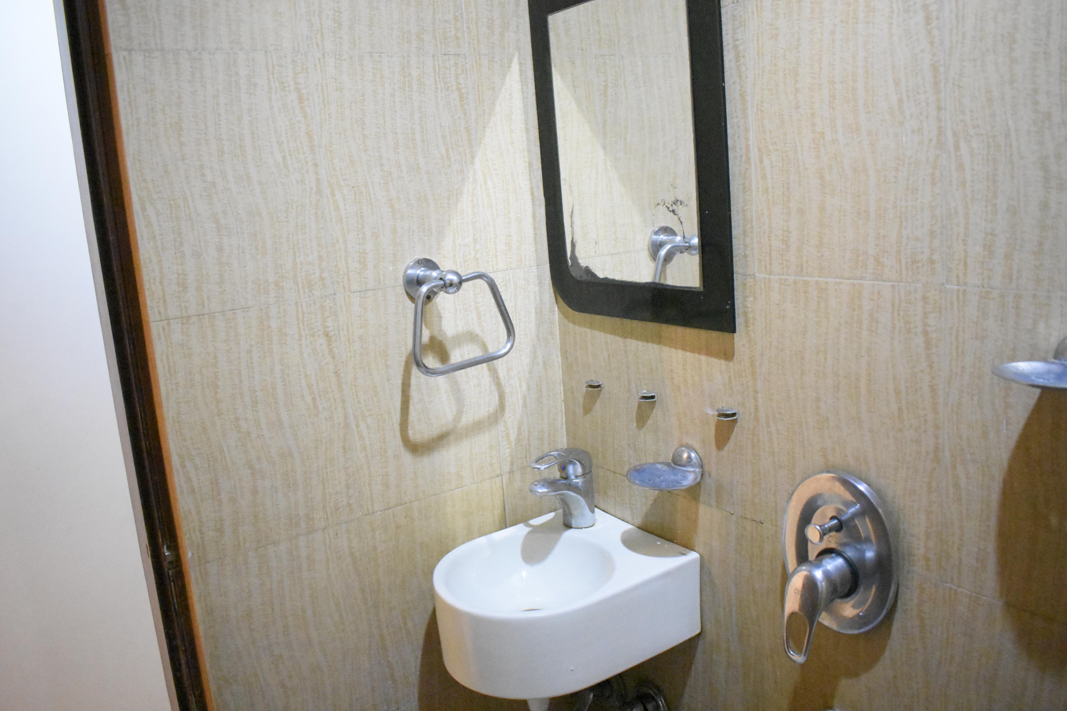 Hotel Aditya (Near RIMS Bariatu Ranchi) - Tap to explore photos