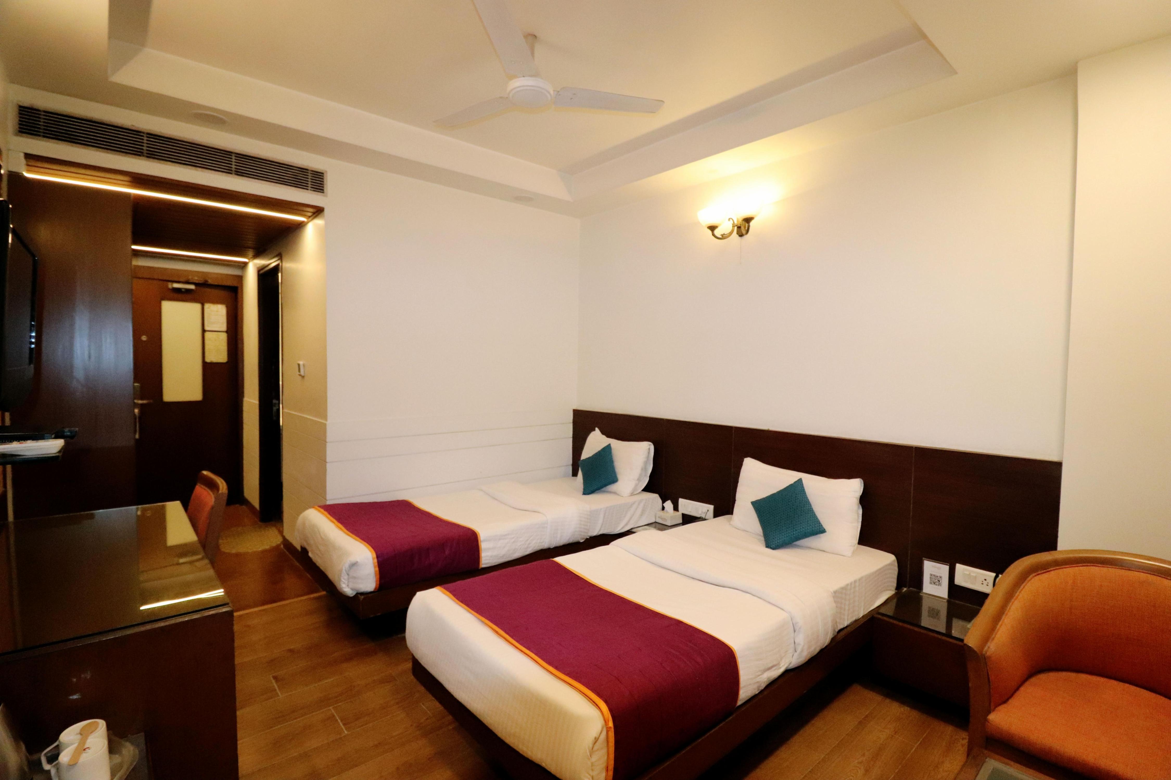 Hotel Rajhans Regent Room Type - Super Deluxe Room