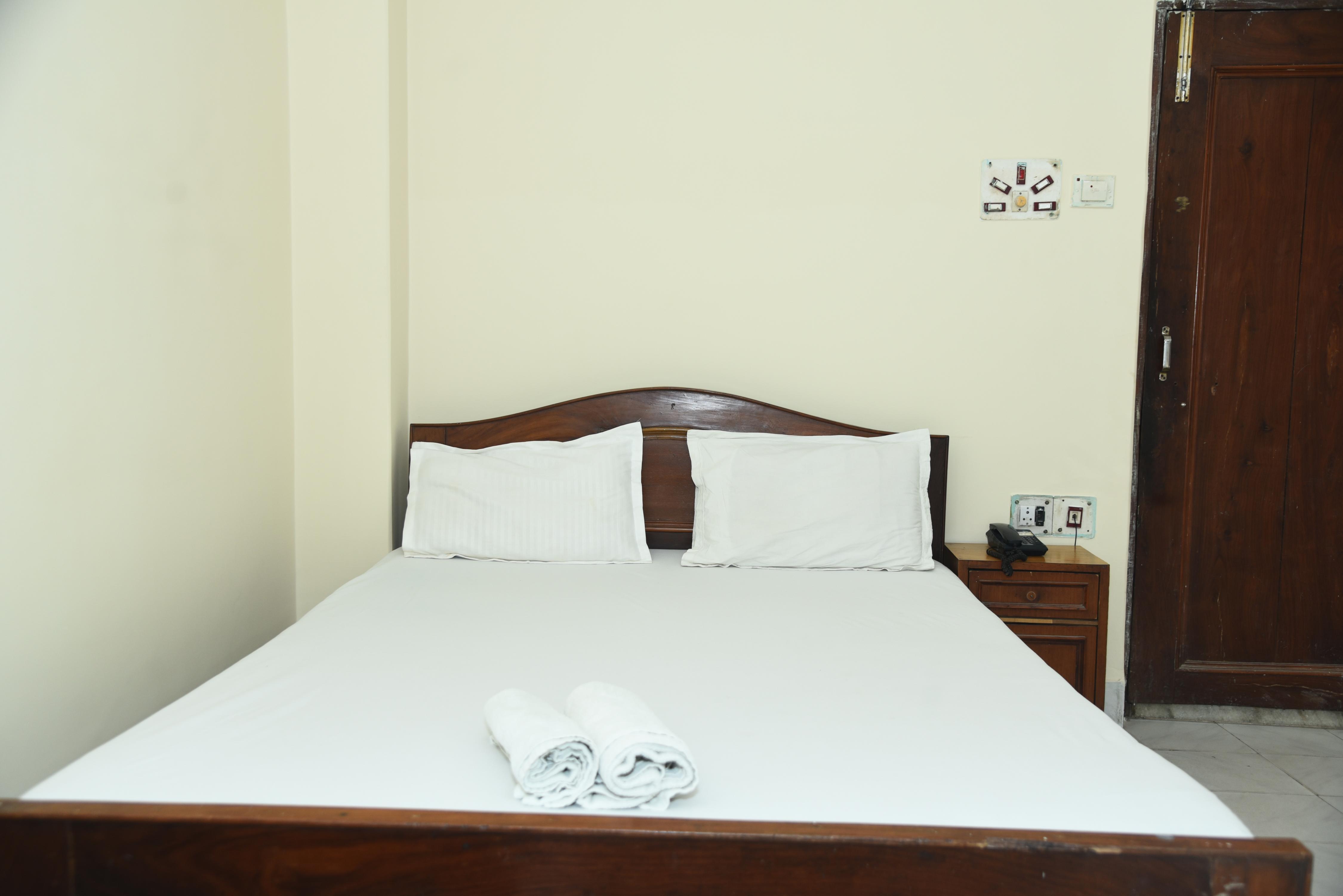 Hotel Yashoda International Room Type - Economy Non AC Room