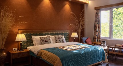 Hotel Lingzi | at the Mall Road & freshly renovated Room Type - Deluxe Room Hotel Lingzi | at the Mall Road & freshly renovated Room Type - Deluxe Room