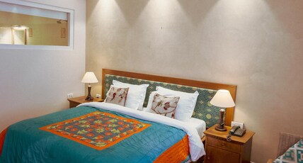 Hotel Lingzi | at the Mall Road & freshly renovated Room Type - Standard