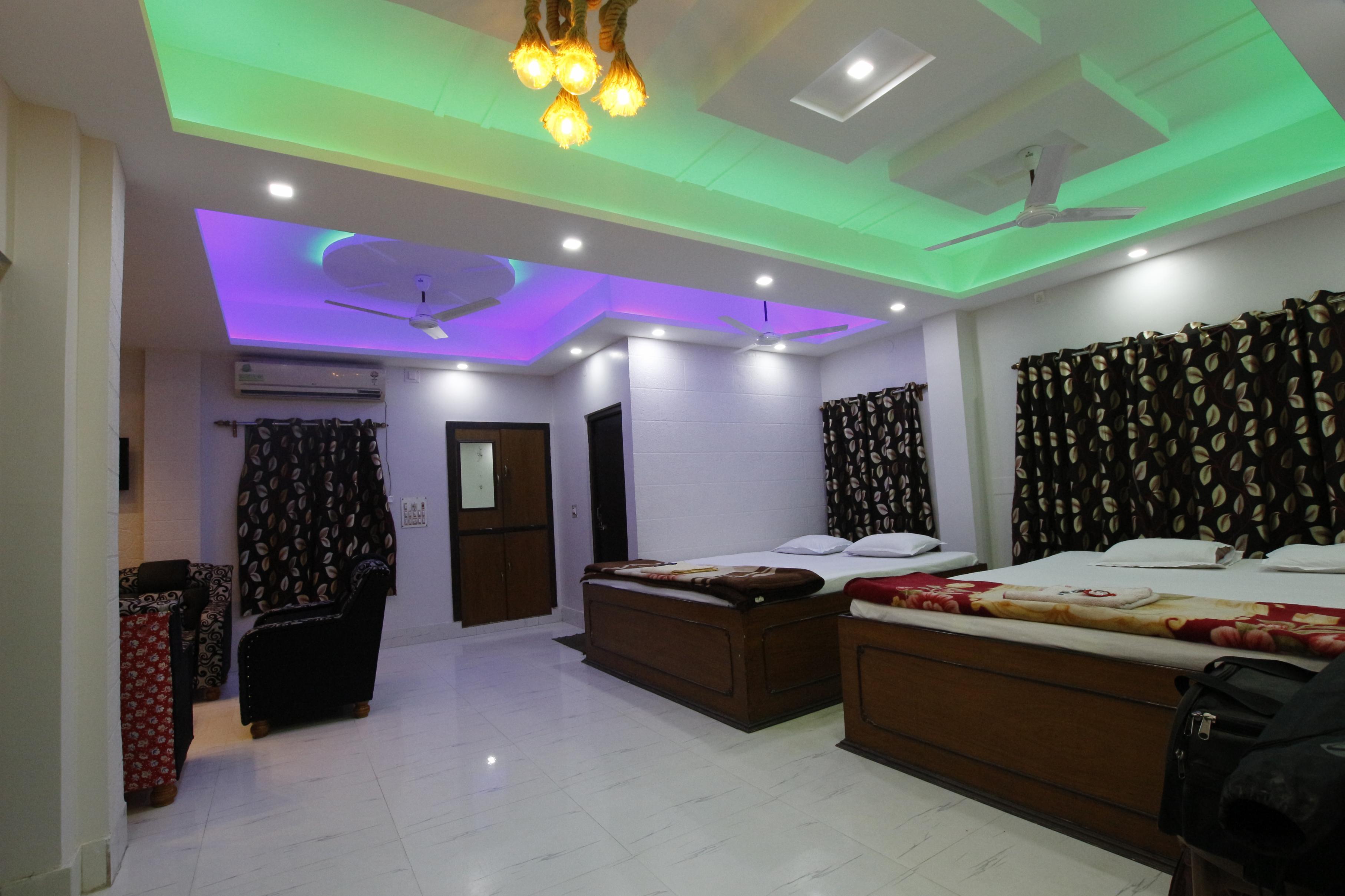 HOTEL CHHUTI Room Type - Four Bed AC Deluxe