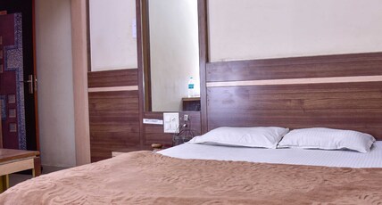 Hotel Jindal Regency Room Type - Deluxe Non AC
