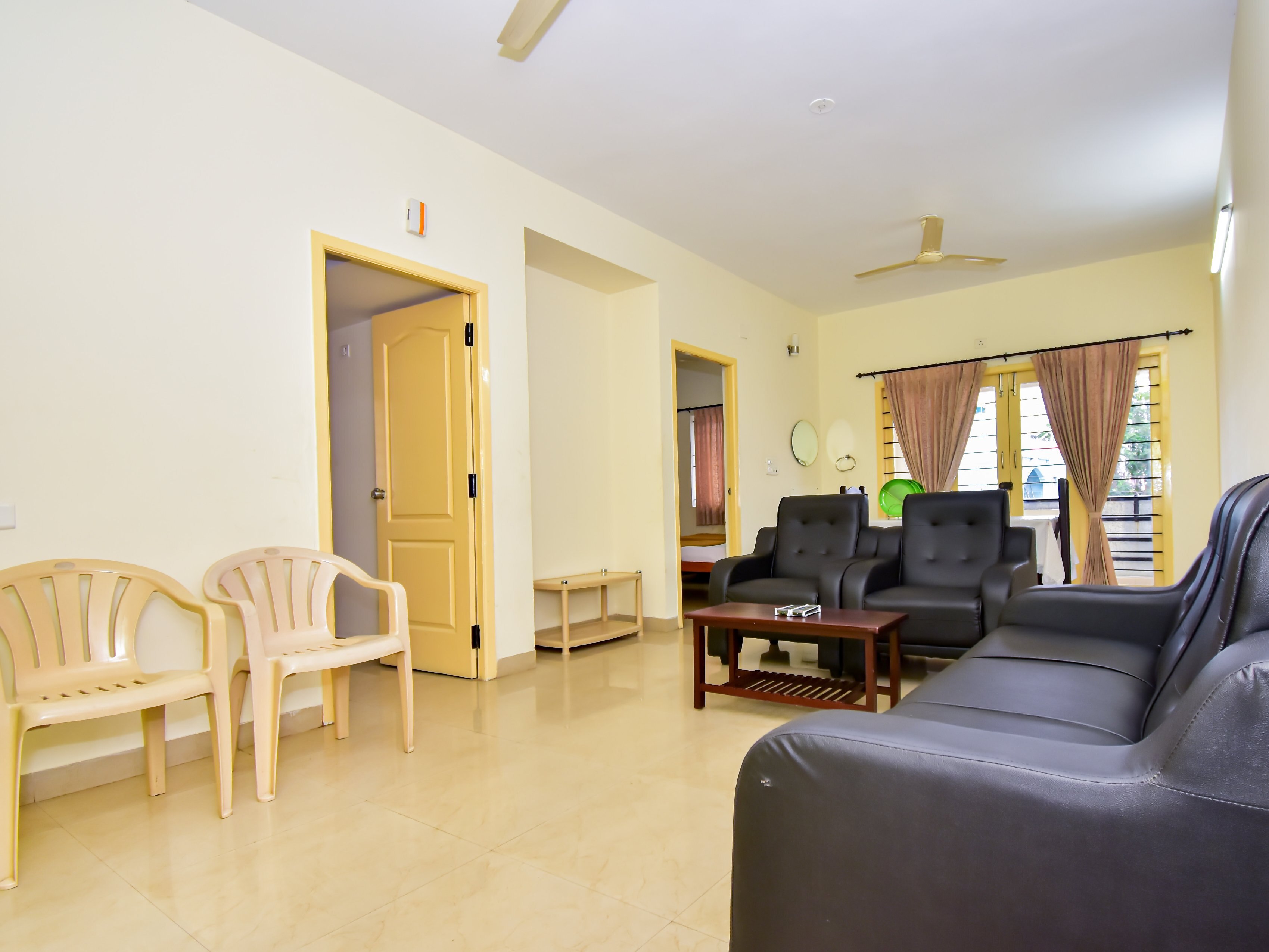 ThulasiRams | Rooms & Apartments Units - Tap to explore photos