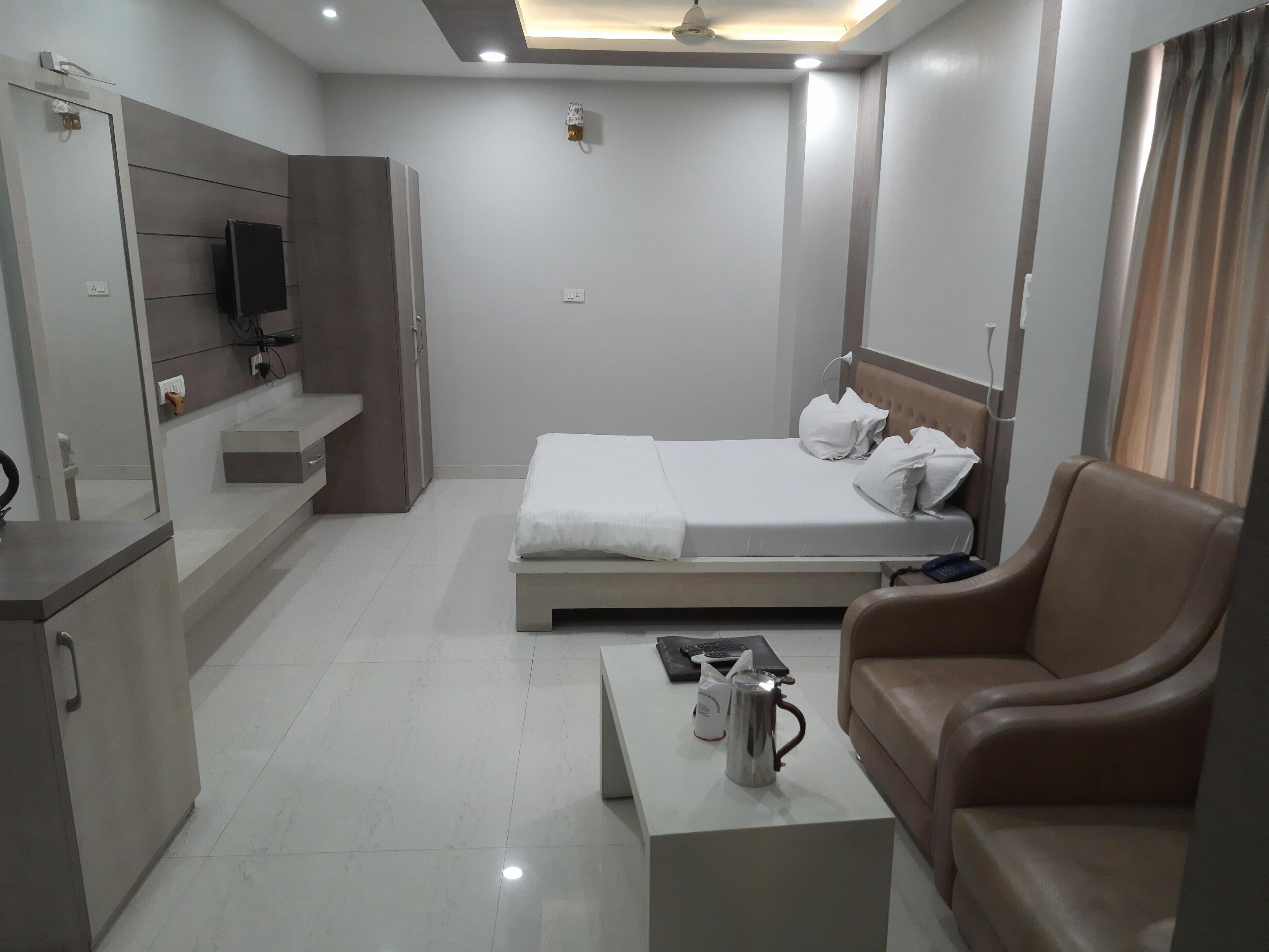 Hotel Kaushaki - Tap to explore photos