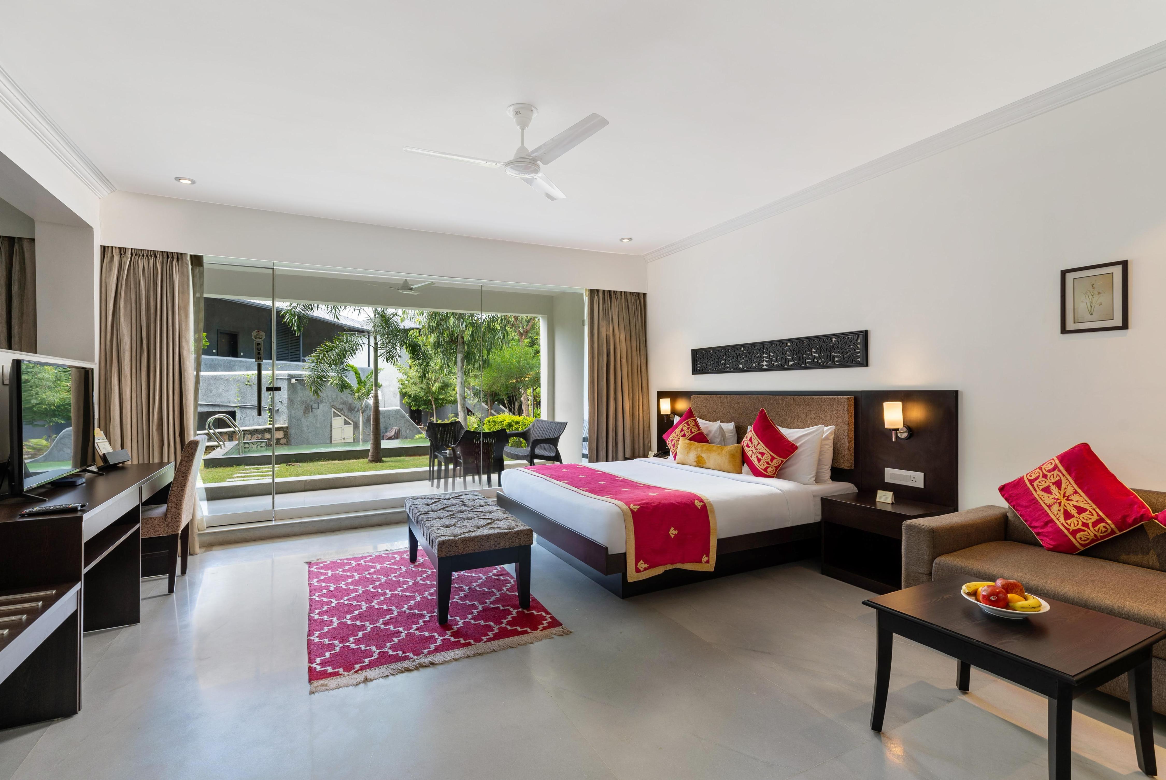 TatSaraasa Lake Resort & Spa Room Type - Luxury Suite with Jacuzzi