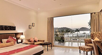 TatSaraasa Lake Resort & Spa Room Type - Luxury Lake View Room With Bath Tub