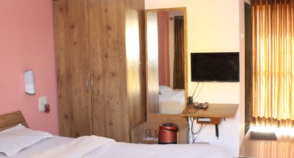 Hotel Royale Heritage Room Type - Deluxe Non AC Double Bedded Room