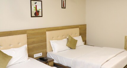 Star Inn Room Type - Family Suite Room 2 King Bed