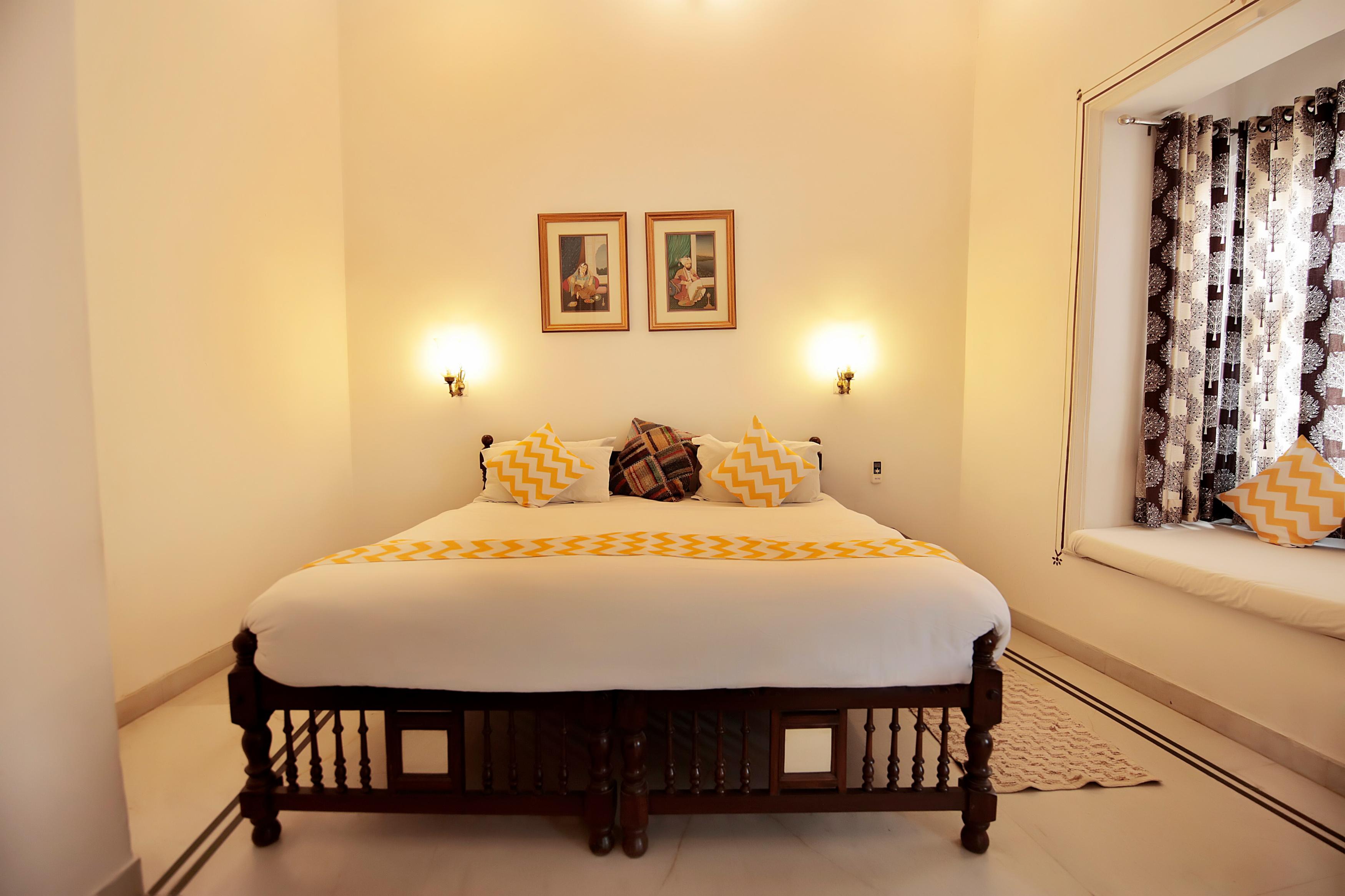 Hotel Devraj Niwas on Lake Pichola Udaipur - Tap to explore photos
