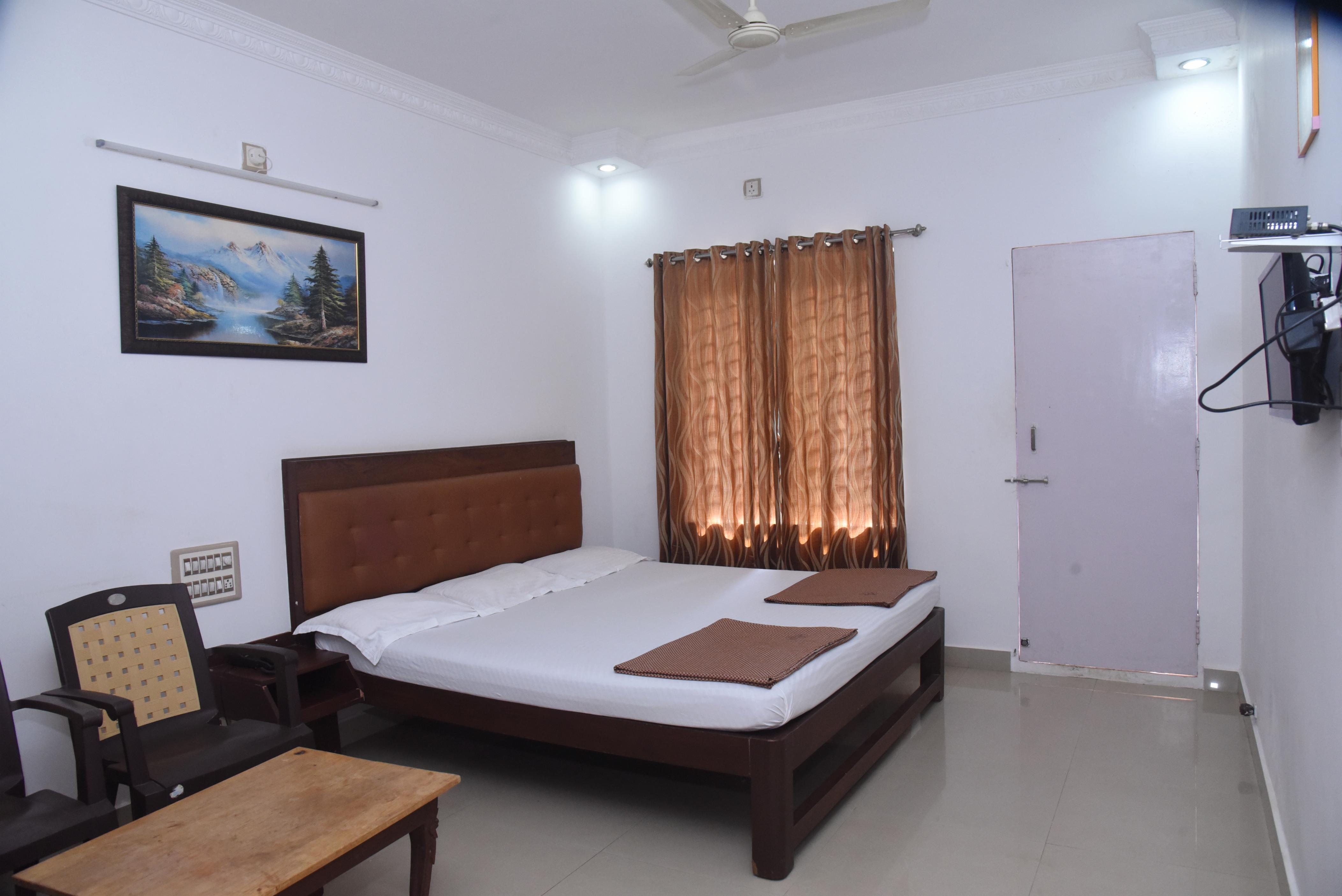 Mahamaya Residency Room Type - Deluxe Room Non AC