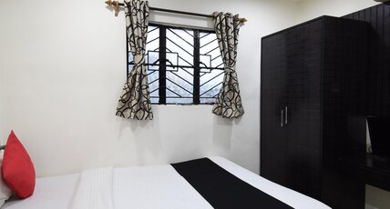 Hotel Nest International Room Type - Deluxe Room (NO LIFT)