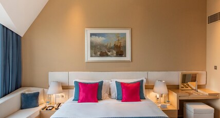 Vivanta New Delhi, Dwarka Room Type - Deluxe Suite King Bed City View