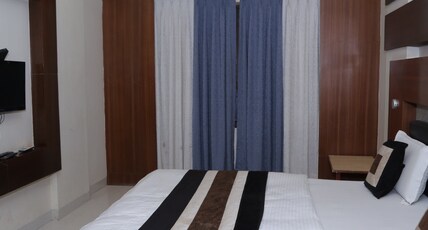 Hotel City Palace Room Type - Double Bed  AC Room