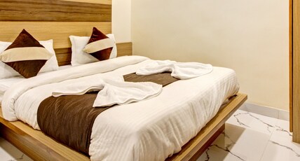 Hotel New Pathik Room Type - Six Bed AC Room Hotel New Pathik Room Type - Six Bed AC Room