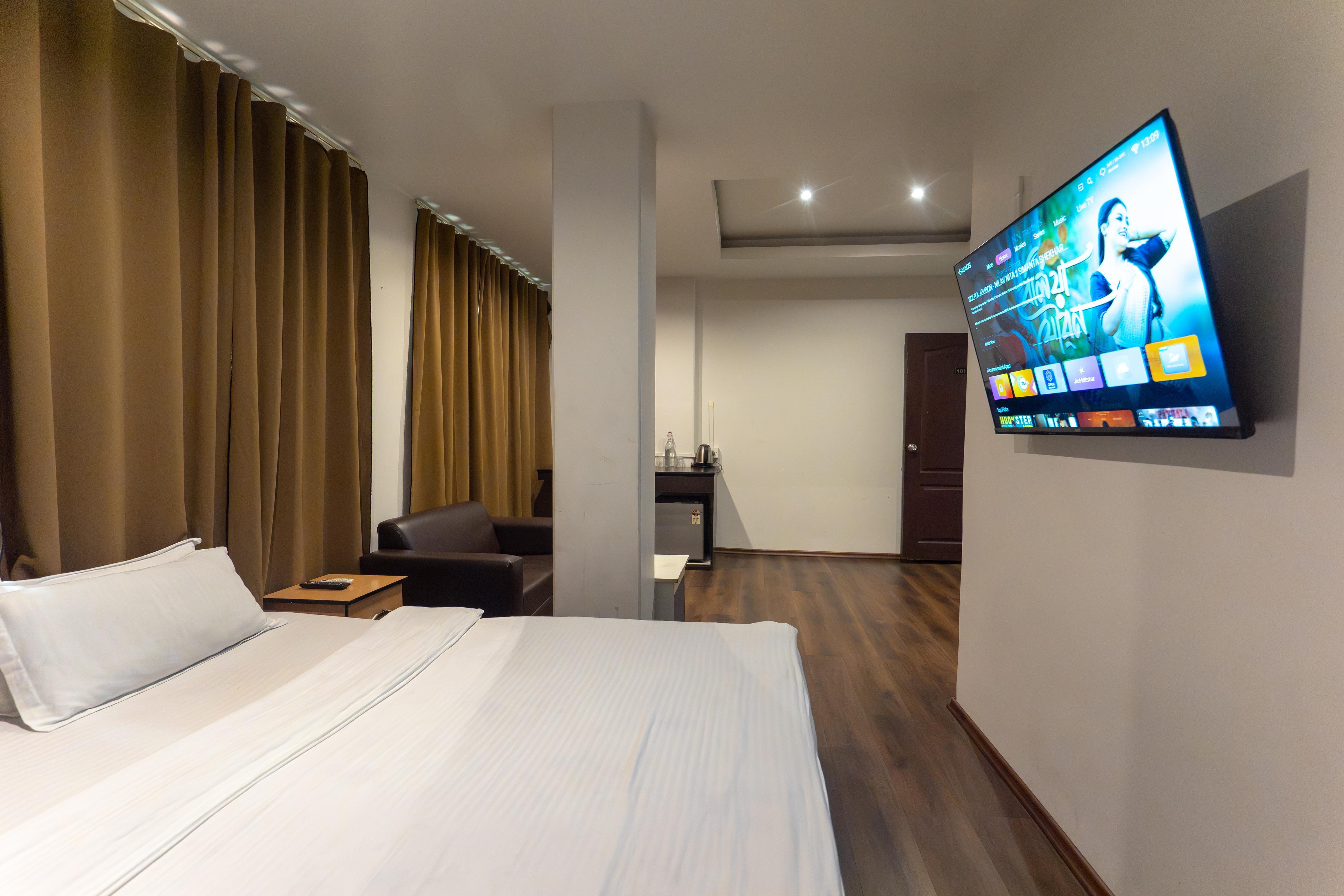The Grand Hotel Room Type - Deluxe Suite