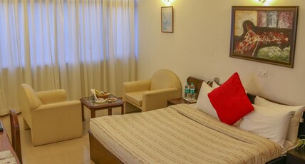 Misty Meadows Resorts Room Type - Deluxe Room Non AC without Balcony