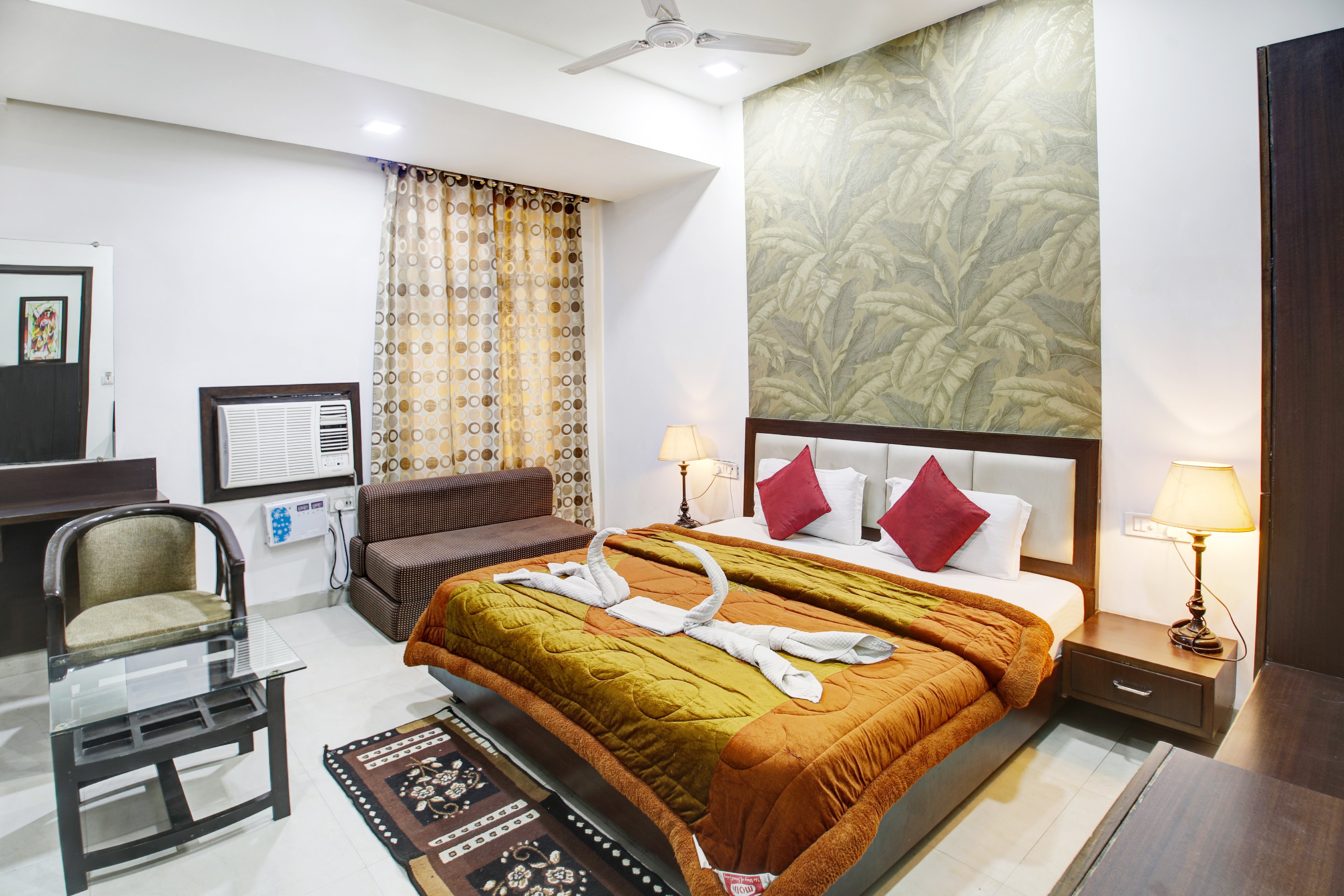 HOTEL POPULAR Room Type - Super Deluxe Room