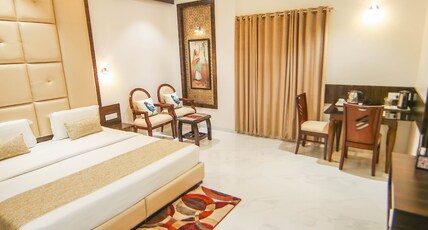 Hotel Sun Star Room Type - King Suite Room