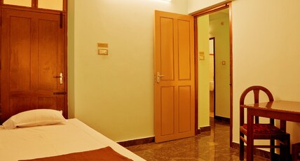 SARAS PARK Room Type - 3 Bedded A/C 