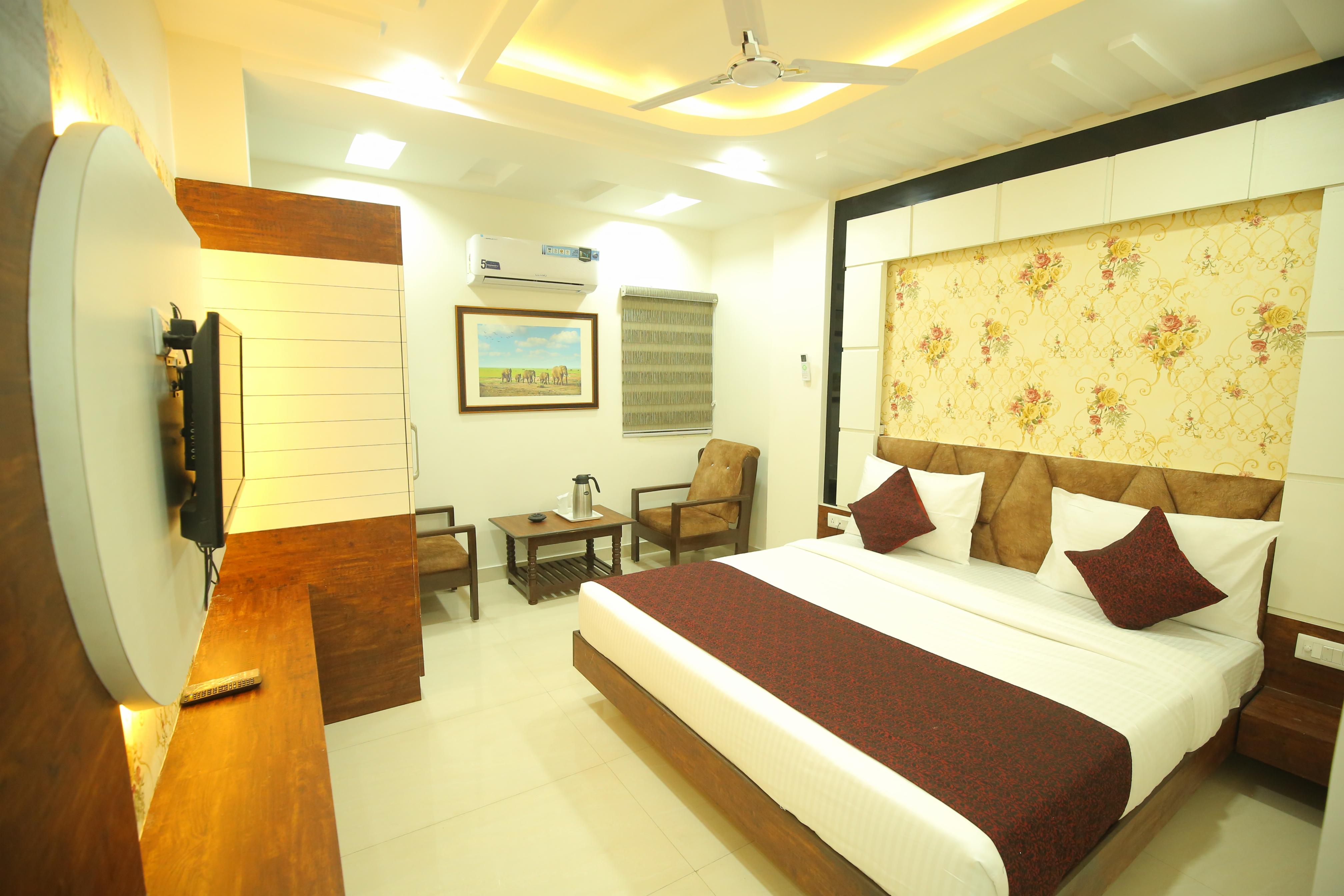 Hotel Jatashankar Palace - Tap to explore photos