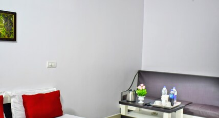 SANS'S GOLDEN NEST Room Type - Super Deluxe Room