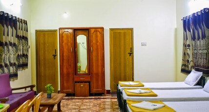 SANS'S GOLDEN NEST Room Type - Premium Five Cccupancy Room SANS'S GOLDEN NEST Room Type - Premium Five Cccupancy Room