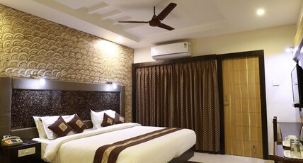 HOTEL MAYAS Room Type - PREMIUM DOUBLE ROOM AC