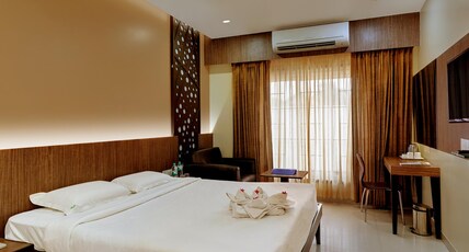 HOTEL FORTUNE Room Type - Deluxe Room