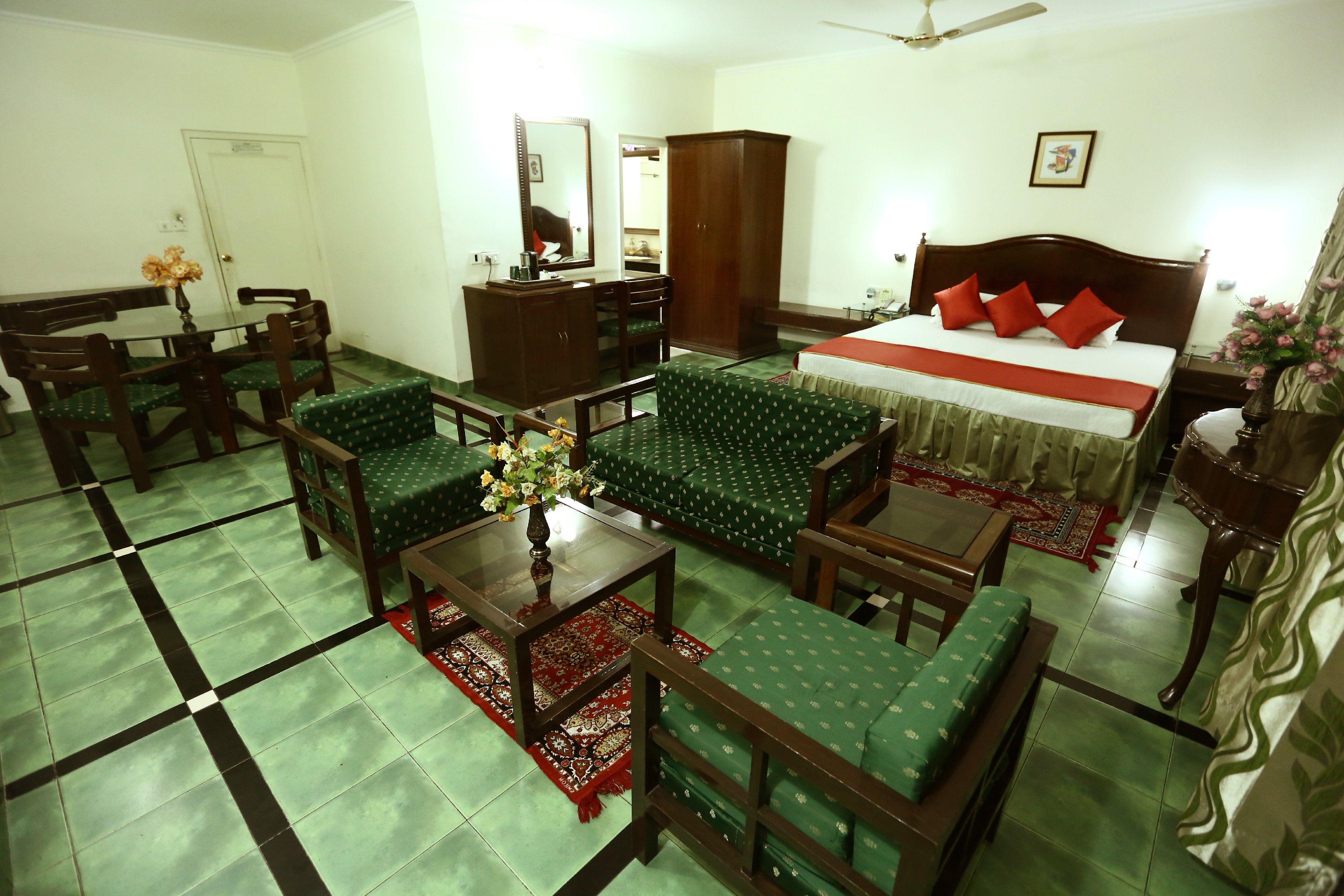 Pagoda Hotel, Gole Bazar - Tap to explore photos