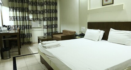 Pagoda Hotel, Gole Bazar Room Type - Deluxe Room