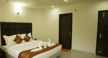 Royal Rosette:scenic lakeside Haven I Bhimtal Room Type - Family Room