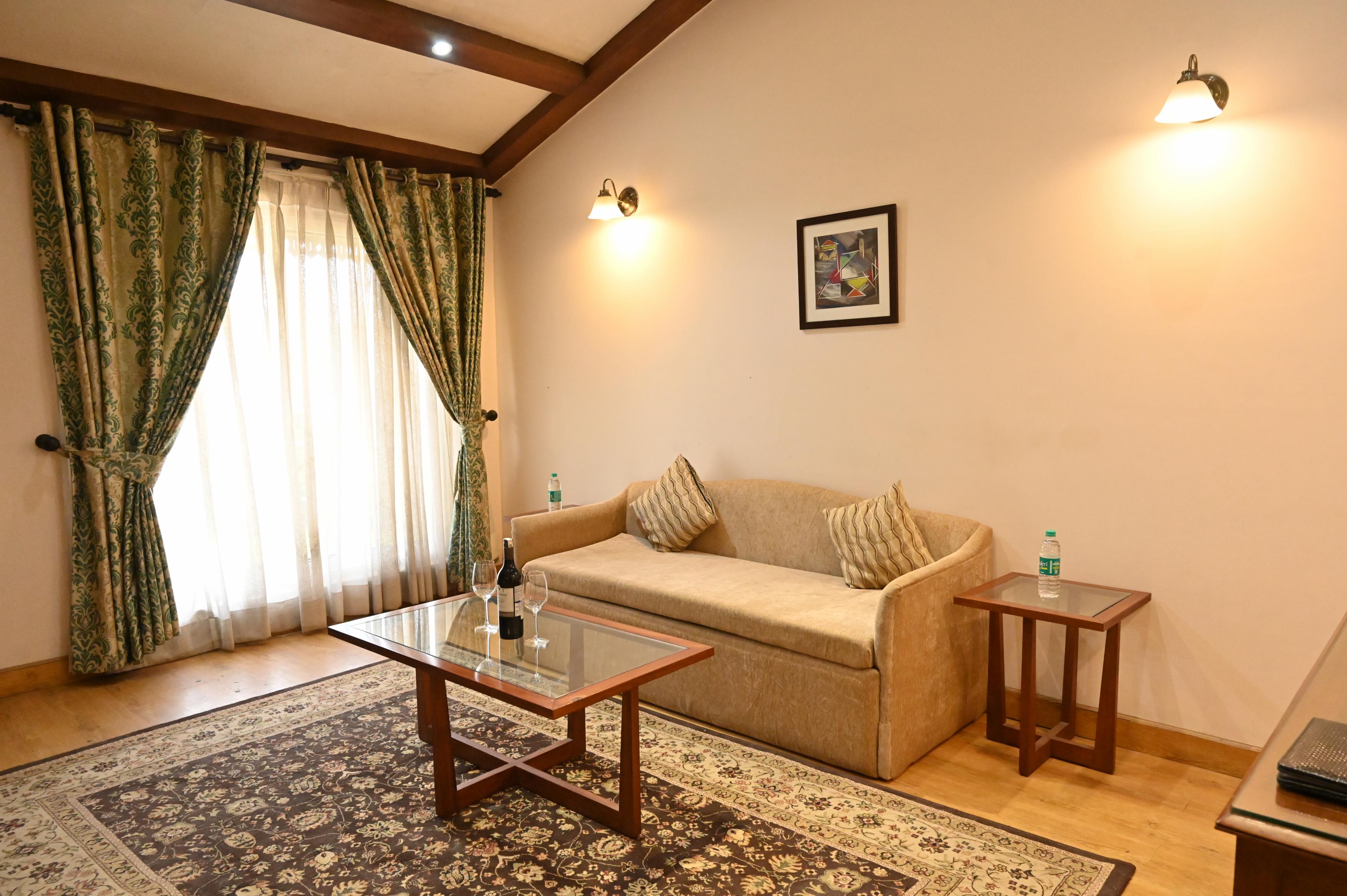 Foxoso Misty Oaks Resort Near Kainchi Dham 8 Kms. - Tap to explore photos
