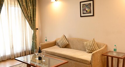 Foxoso Misty Oaks Resort Near Kainchi Dham 8 Kms. Room Type - Oak Pool View Suite