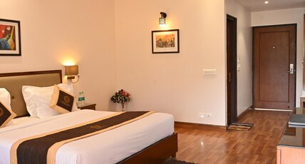 Foxoso Misty Oaks Resort Near Kainchi Dham 8 Kms. Room Type - Deluxe Oak Room Foxoso Misty Oaks Resort Near Kainchi Dham 8 Kms. Room Type - Deluxe Oak Room