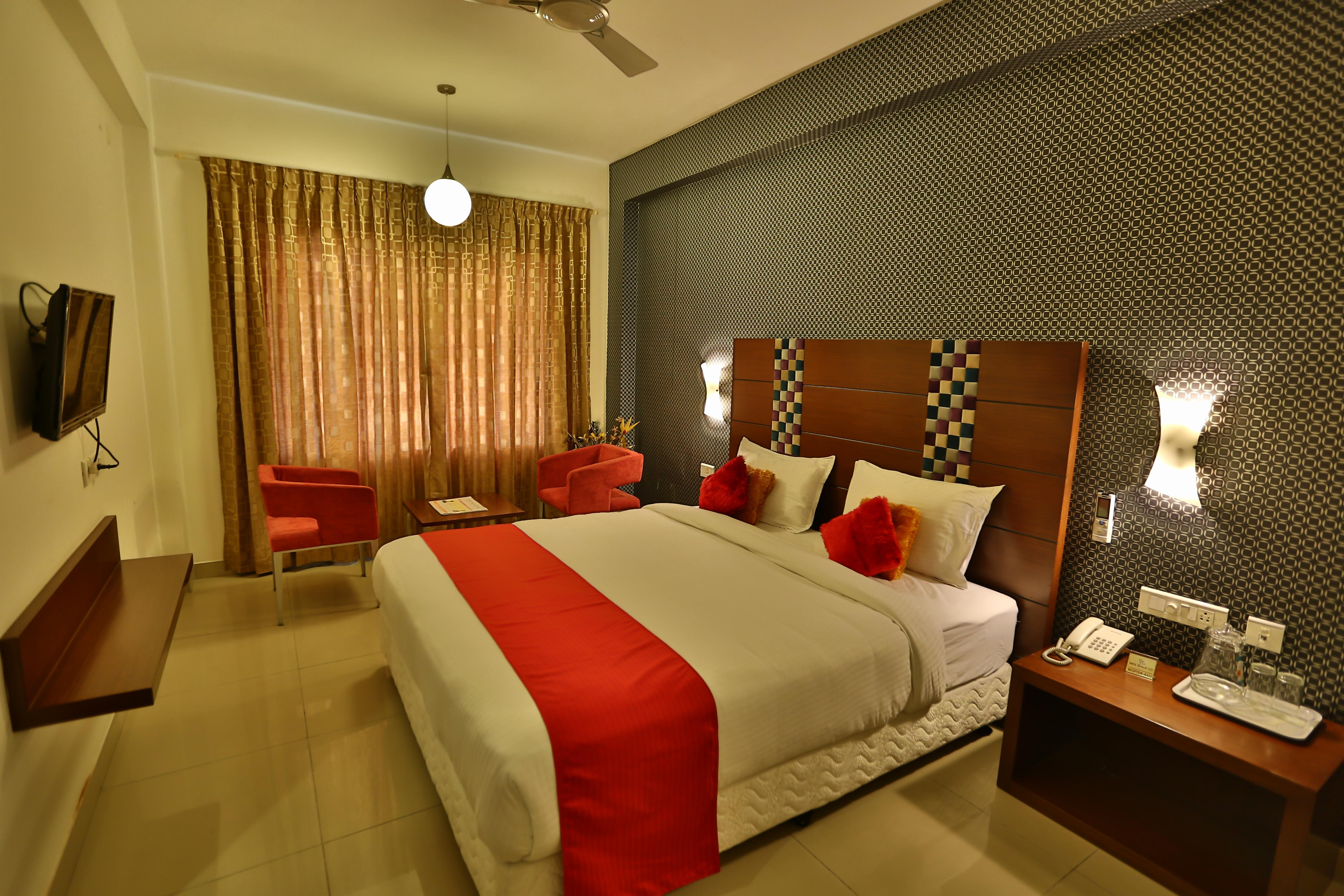 Vels Grands Inn - Tap to explore photos