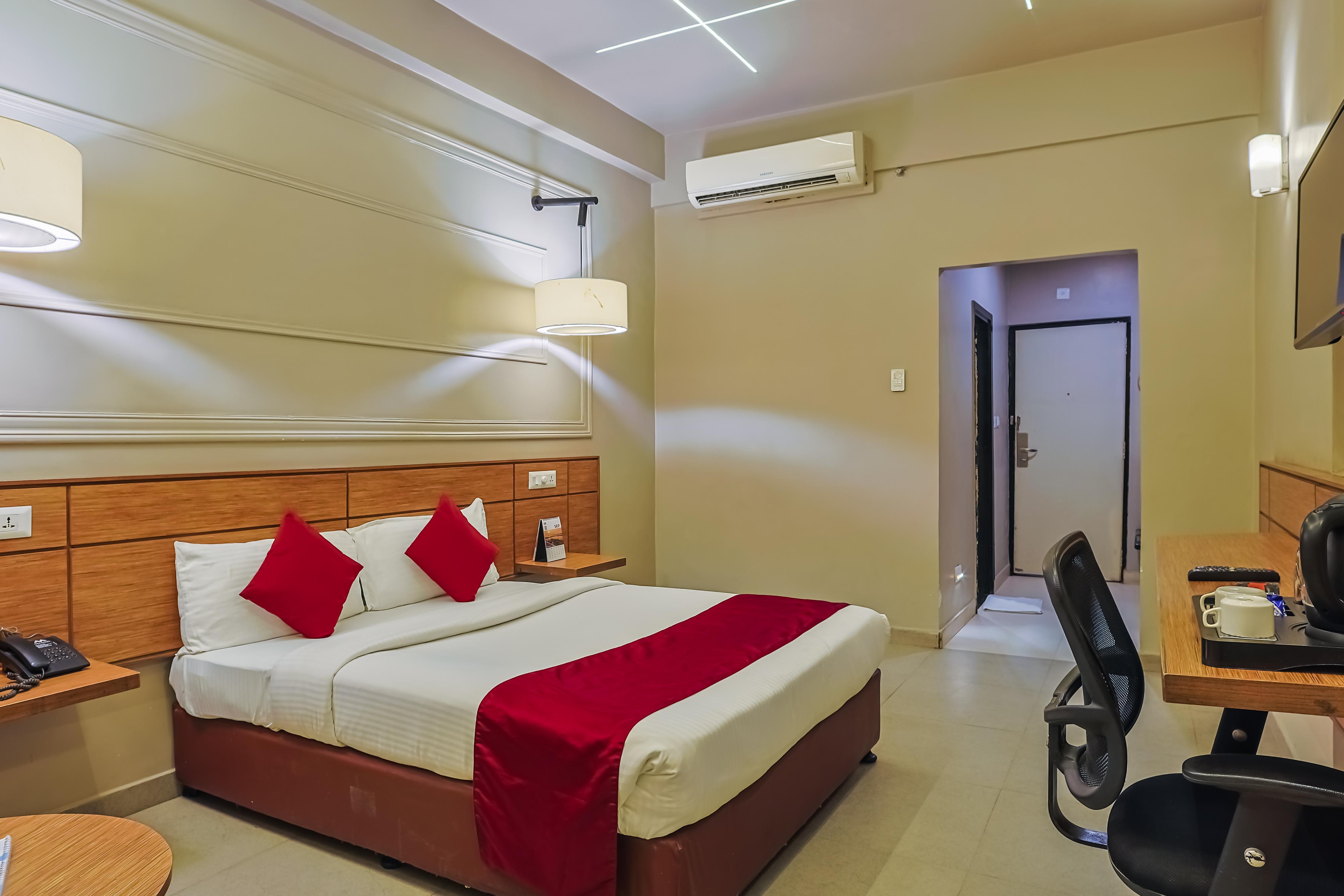 Max Hotel Prayagraj - Tap to explore photos