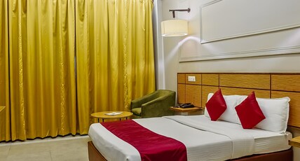 Max Hotel Prayagraj Room Type - Premier room